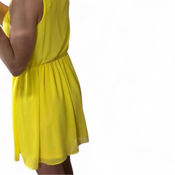 Yellow Sleeveless Dress - Picture 4 of 6